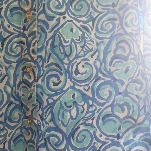 Lilly Pulitzer chasing tail cruiser button down shirt - Picture 3 of 5